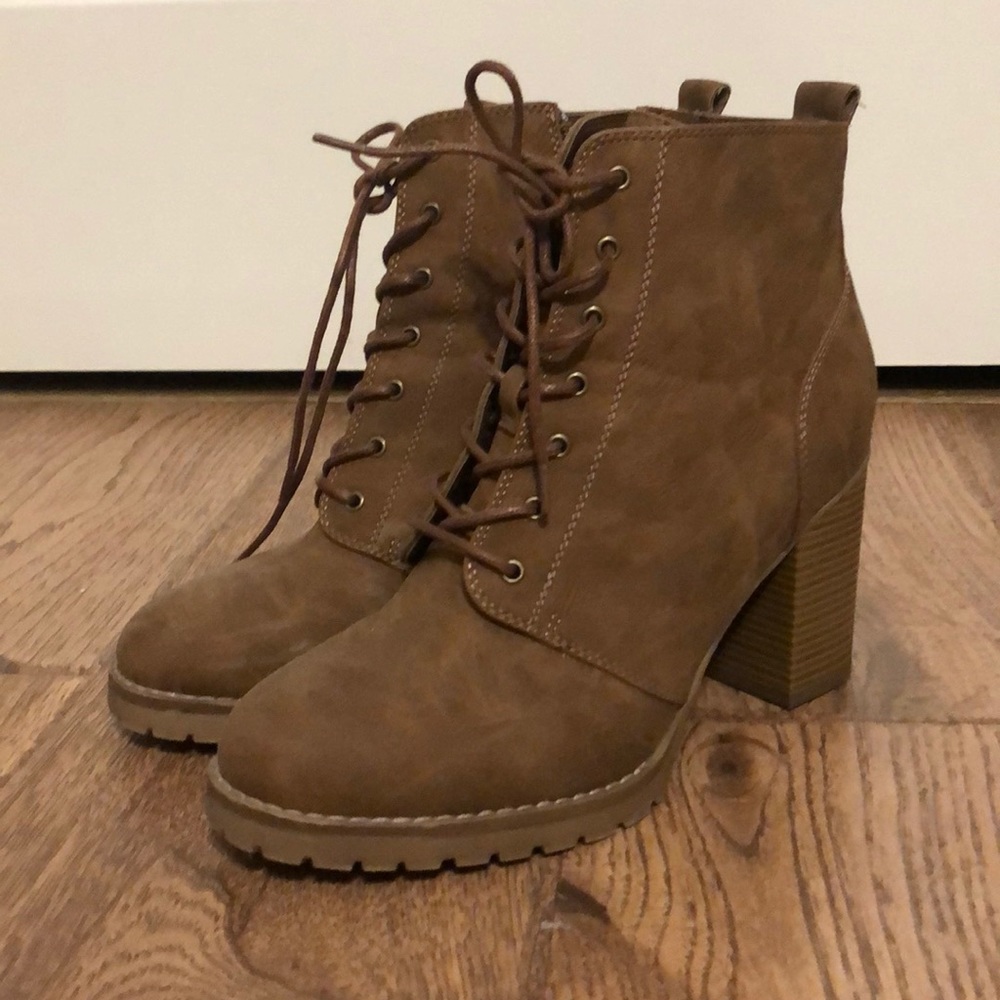 High heel suede boots
